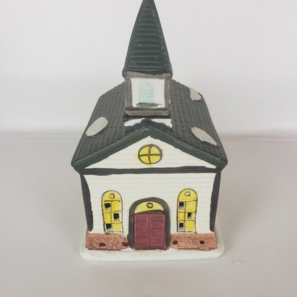Winter Valley Collection Other - WINTER Valley Collection Porcelain Lighted House